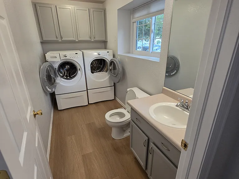 1117 S Ventura Cir #C — Photo 3
