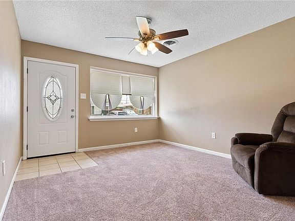 5th image of 2421 Blanchard Dr