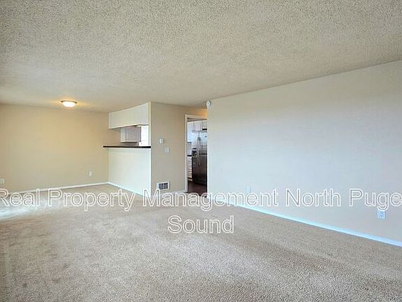 3rd image of 228 N Stillaguamish Ave