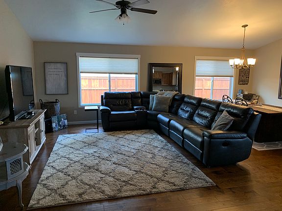 4th image of 2794 Esther Ln