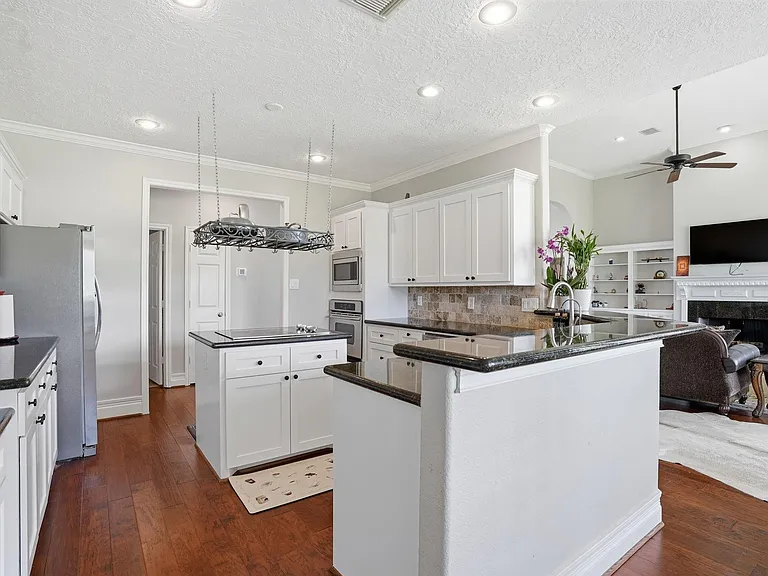 108 Somerton Dr — Photo 5