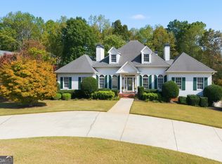 5640 Shamrock Ln, Douglasville, GA