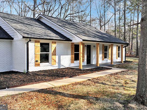 3rd image of 587 Forest Ln