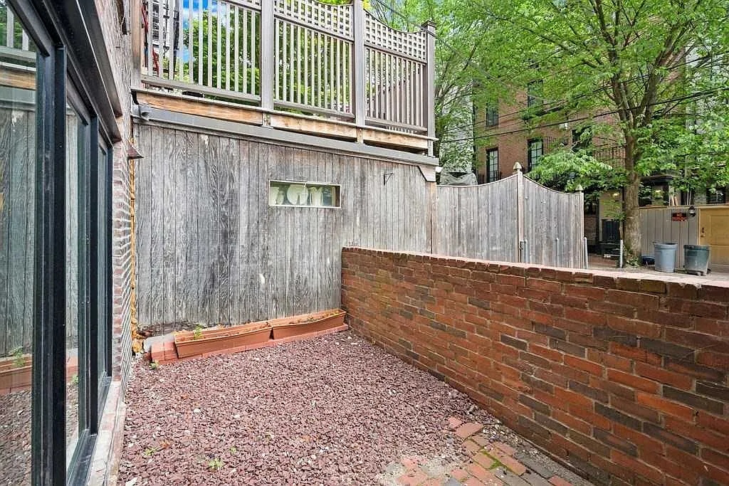 2 bed, 1.5 bath, $3,850 — Photo 2