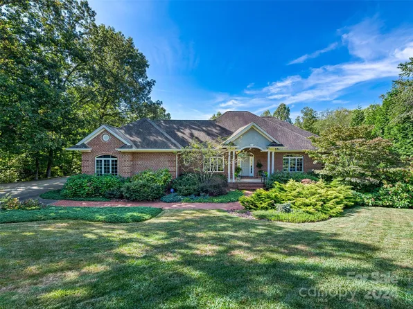 242 S Plains Dr, Asheville, NC 28803