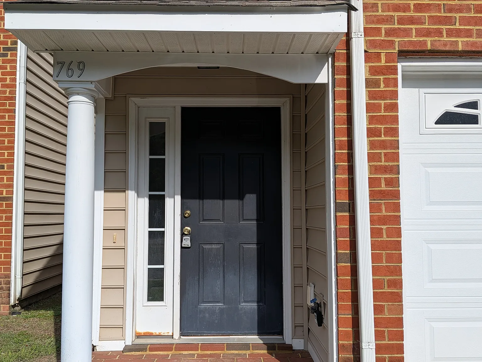 3 bed, 2128 sqft, $2,600 — Photo 1