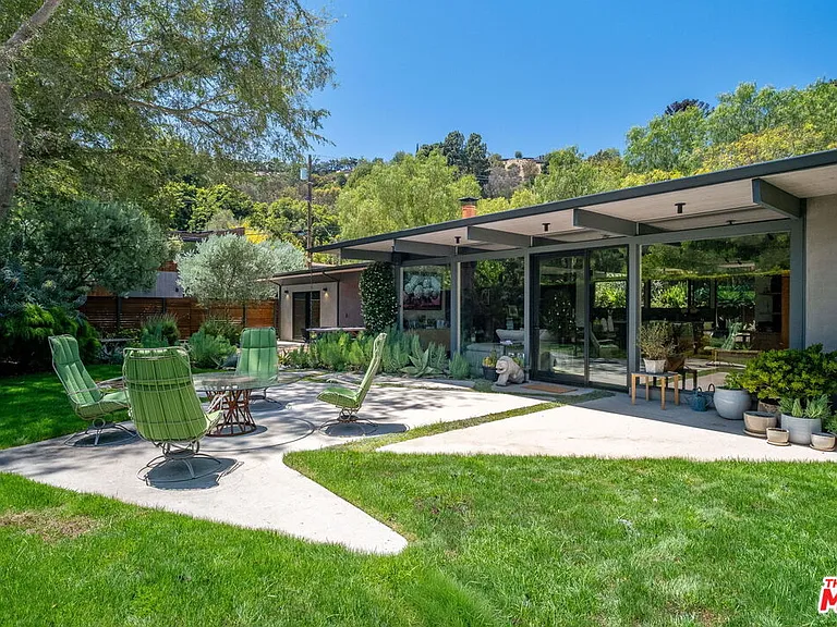 8967 Wonderland Park Ave — Photo 51