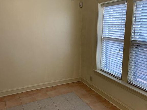 3rd image of 7612 S Phillips Ave #1
