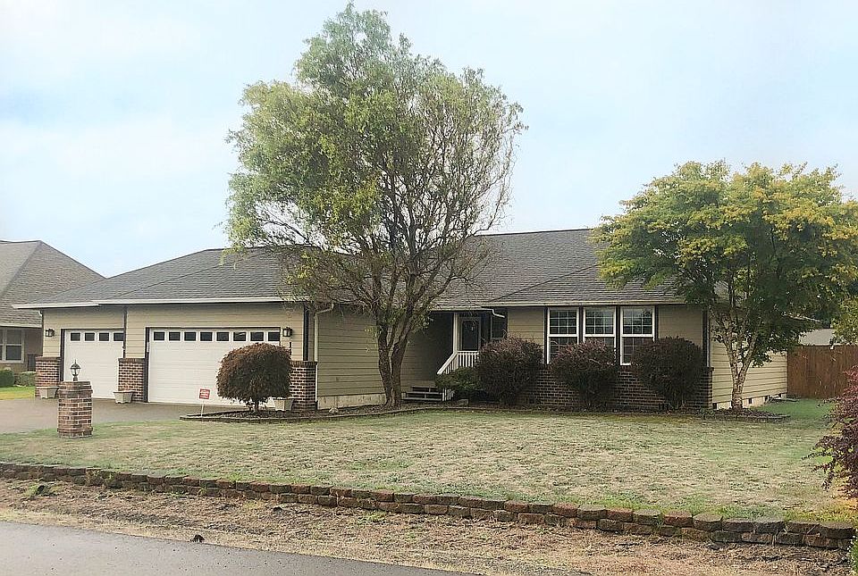 1st image of 14 Ashley Dr