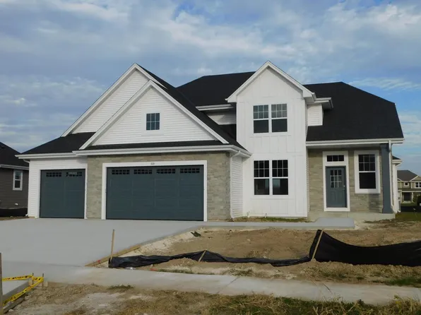 220 Mullberry LANE, Grafton, WI 53024