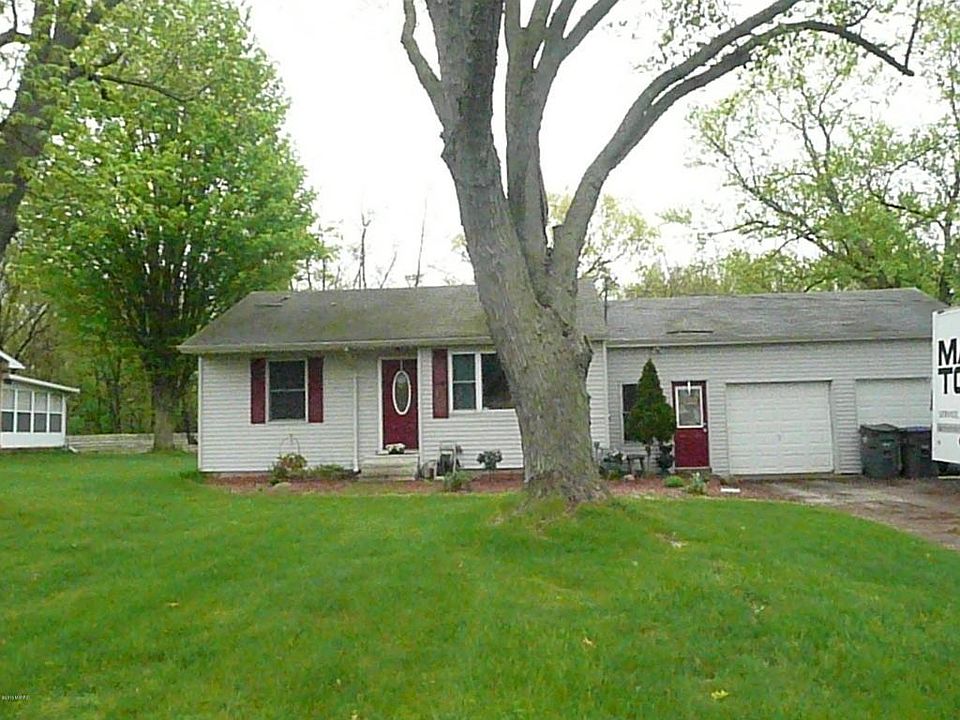 1st image of 68721 Claire St