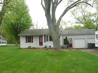 68721 Claire St, Edwardsburg, MI 49112