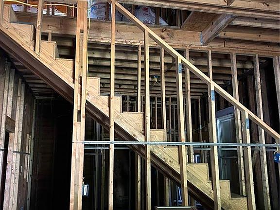 4th image of 303 Grady Ave NE