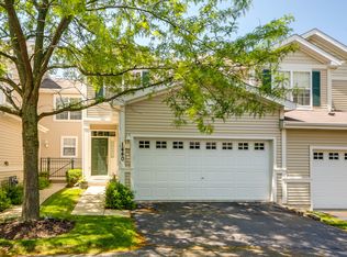1440 W Remington Ln, Round Lake, IL 60073