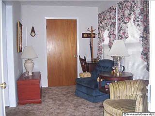 3rd image of 49 Charlotteville Dr S