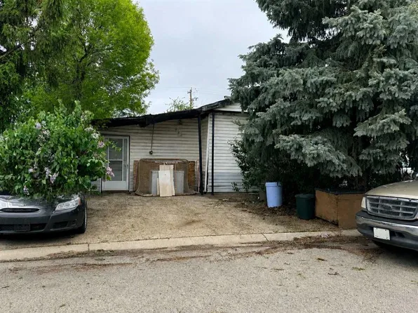 926 S Briarwood Cres, Strathmore, AB T1P 1E7