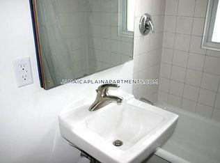 112 Rockview St APT 003L, Boston, MA 02130