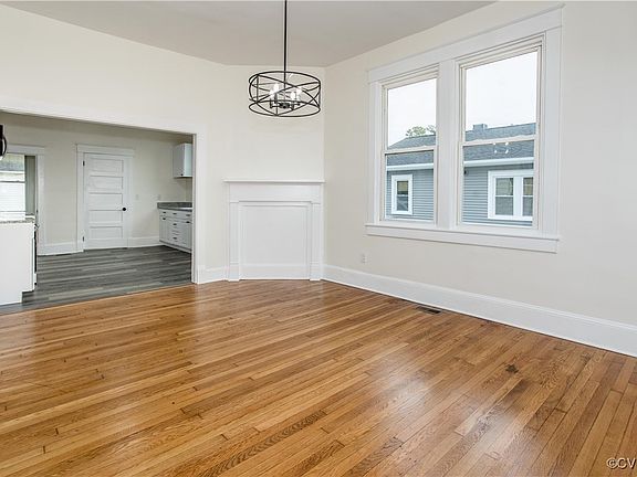 2nd image of 3421 Oaklawn Blvd