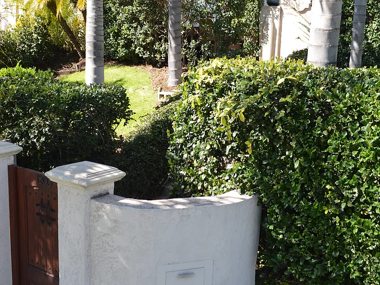 1203 S Rimpau Blvd — Photo 98