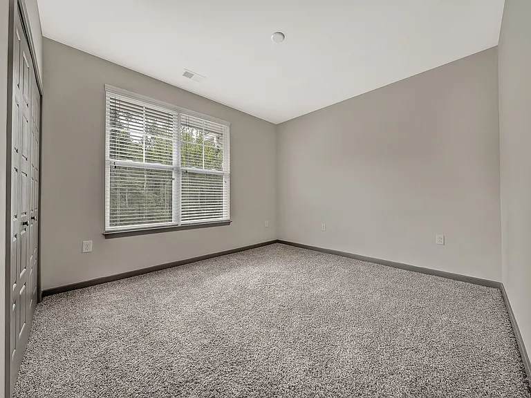 Avellan Springs Apartments — Photo 13