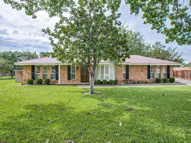 10141 Fieldfare Ct — Photo 1