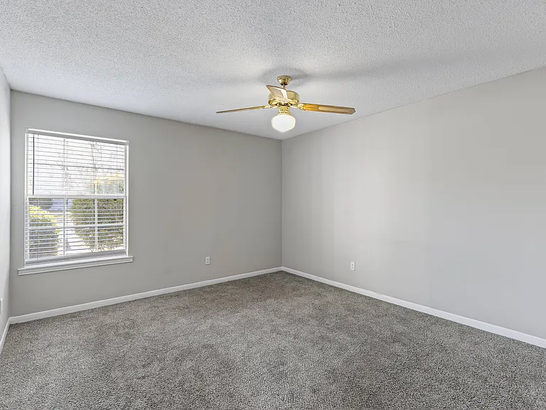 Our Montgomery apartments provide spacious rooms with comfortable carpeting and ceiling fan cooling, professionally operated by Highlands Vista Group.