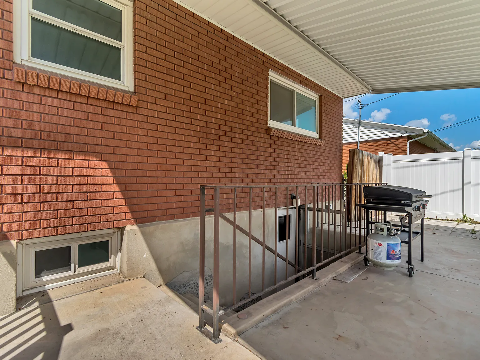 2 bed, 1300 sqft, $1,350 — Photo 2