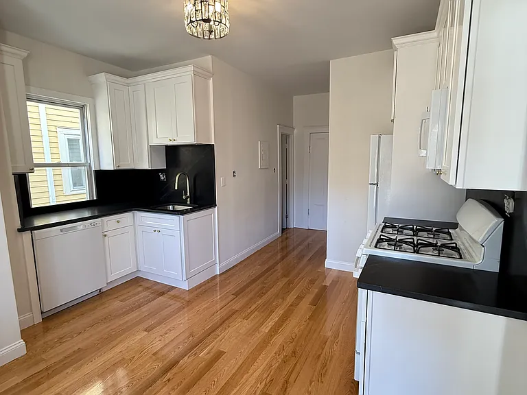 135 Derby St #2 — Photo 11