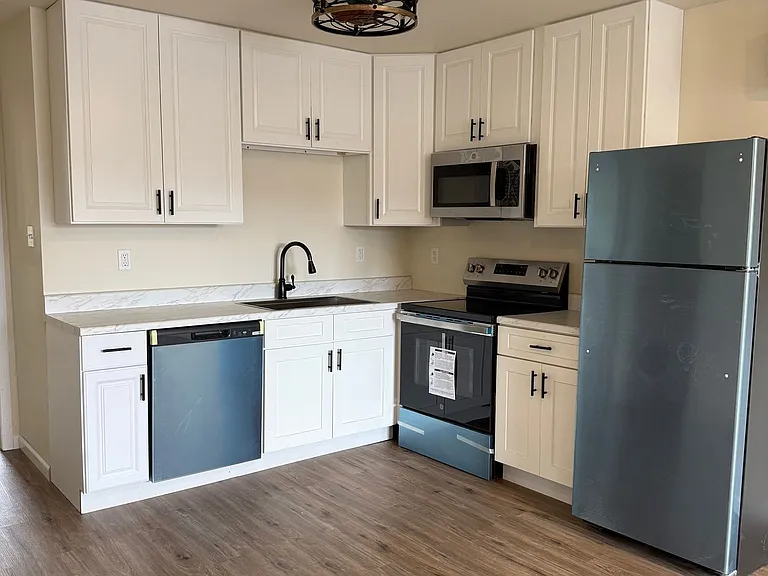 309 Main St #5 — Photo 4