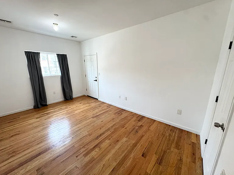 210 Corson Ave #2 — Photo 2