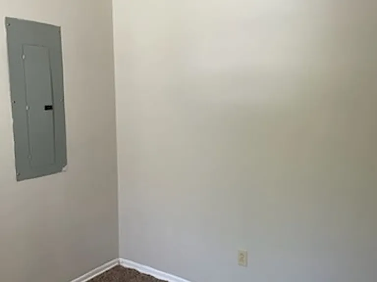 1535 Jordan Ave NW — Photo 8