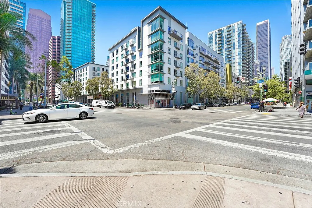 2 bed, 1020 sqft, $2,800 — Photo 1