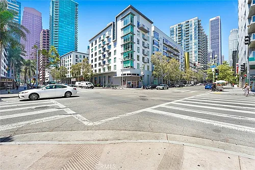 645 W 9th St #314 Photo 1