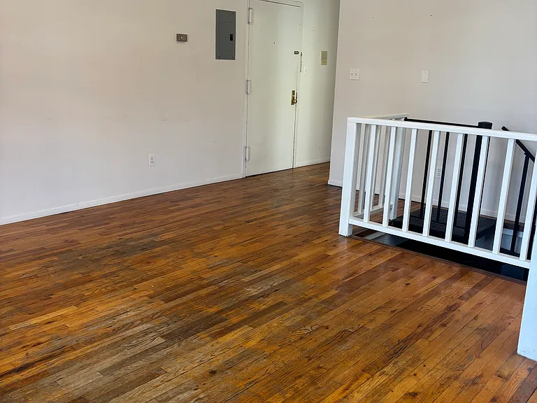 152 Beach 118 St #1 — Photo 2