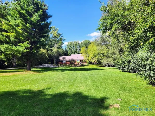 9062 Angola Rd, Holland, OH 43528