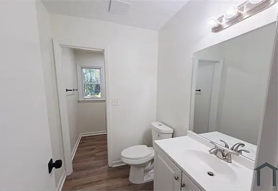110 Amanda Ct — Photo 8