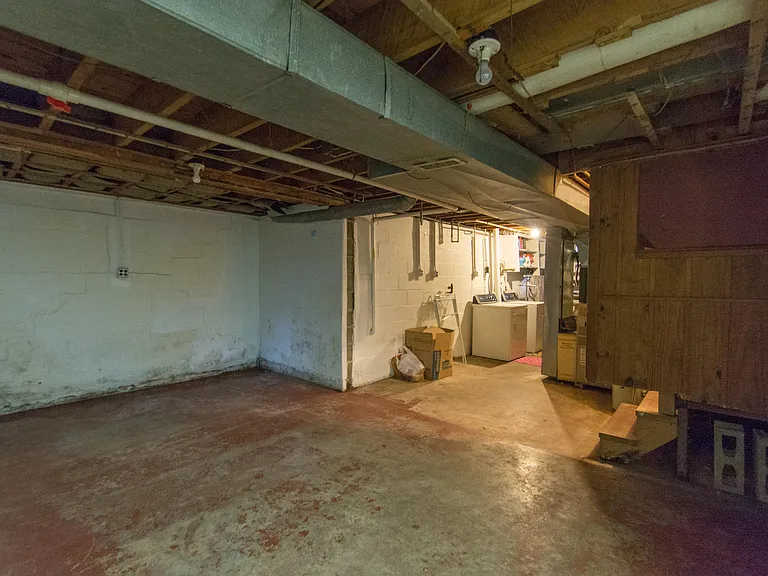 321 S Eastside Dr — Photo 24