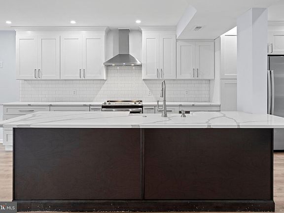 5th image of 212 Rumford Ct