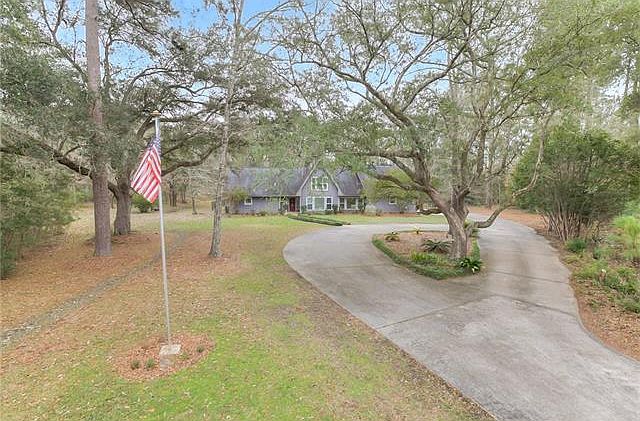 1st image of 69430 Fair Oaks Ln