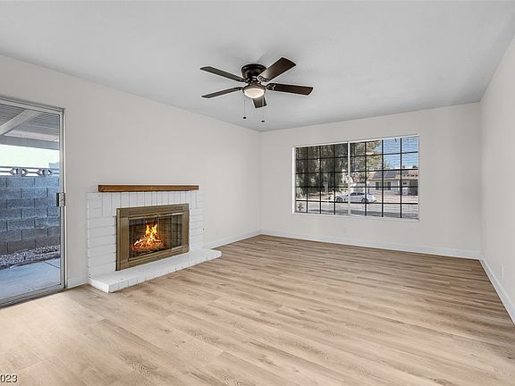 5th image of 2605 Congress Ave