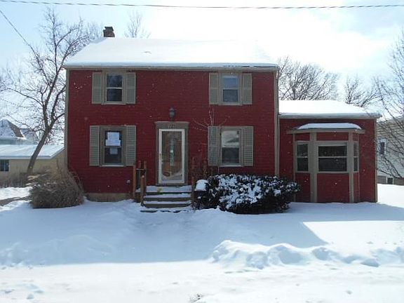 2nd image of 121 2nd St