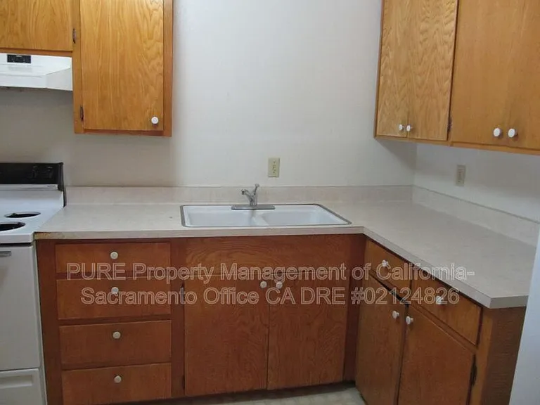 4525 Pennsylvania Ave #B — Photo 30