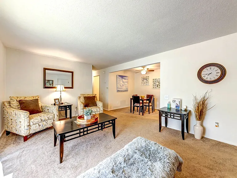 Whispering Lake Apartments — Photo 14