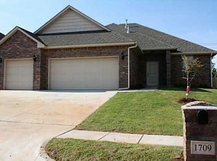 1709 Savannah Ln, Edmond, OK 73003
