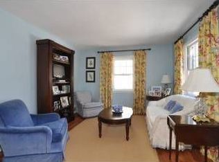 137 N Hillside Ave, Chatham, NJ