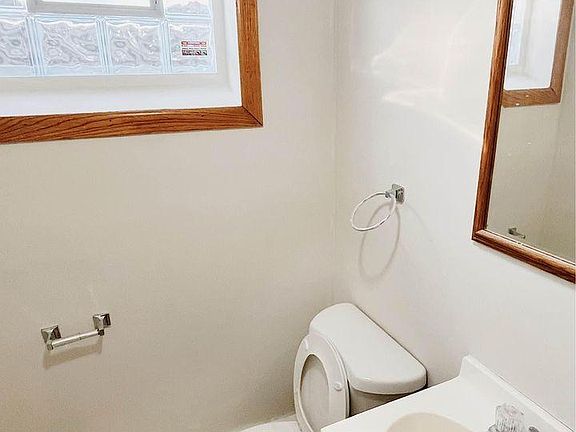 4th image of 1104 20th Ave NE #2