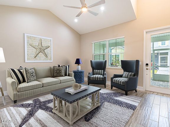 5th image of 212 Gypsy Palace Ln