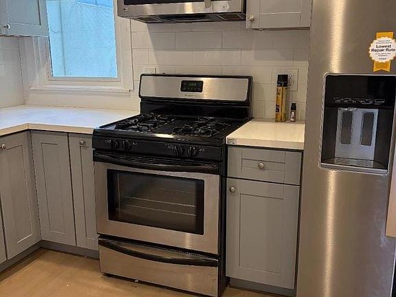 3rd image of 688 Morse St