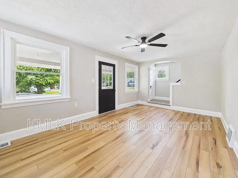 2899 Northland St — Photo 10