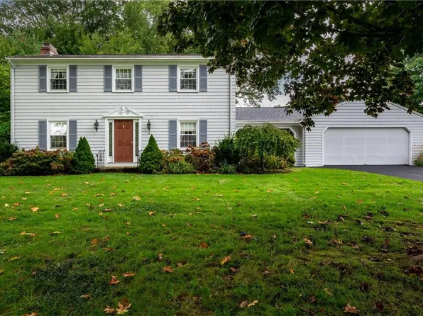 16 Gilbert Ct, Cumberland, RI 02864